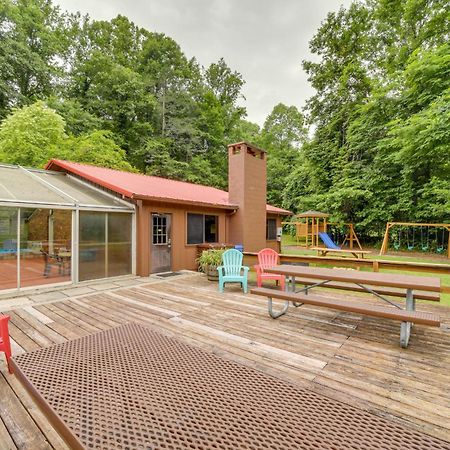 Pet-Friendly Creekside Cabin With Pool Access! Мегги-Вэлли Экстерьер фото