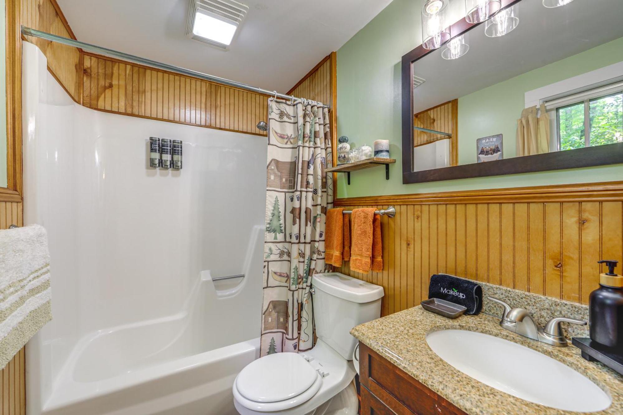 Pet-Friendly Creekside Cabin With Pool Access! Мегги-Вэлли Экстерьер фото