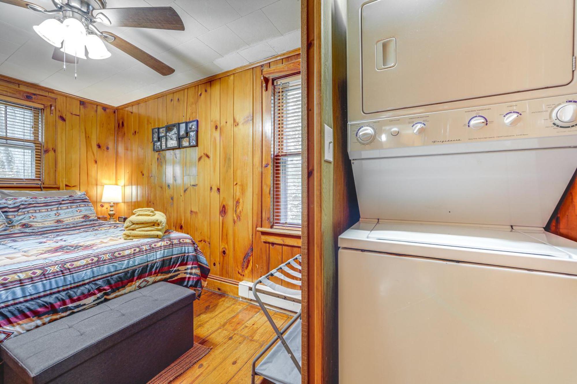 Pet-Friendly Creekside Cabin With Pool Access! Мегги-Вэлли Экстерьер фото